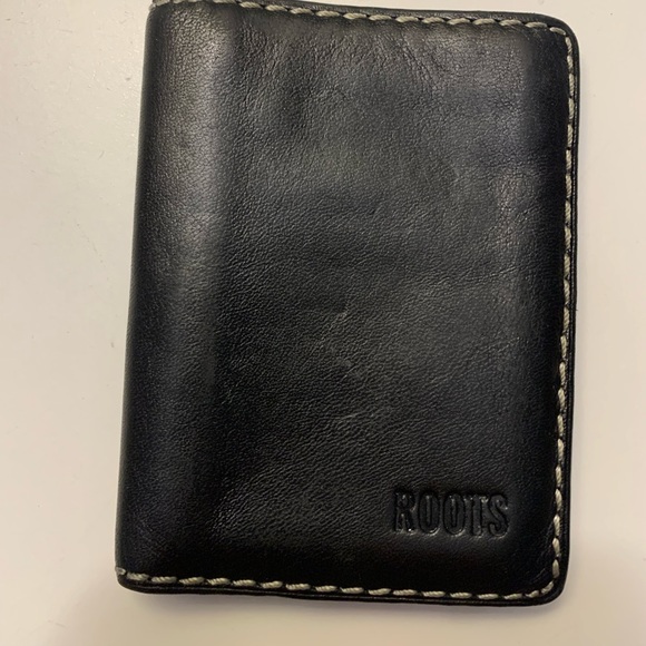 Roots Other - Roots leather wallet